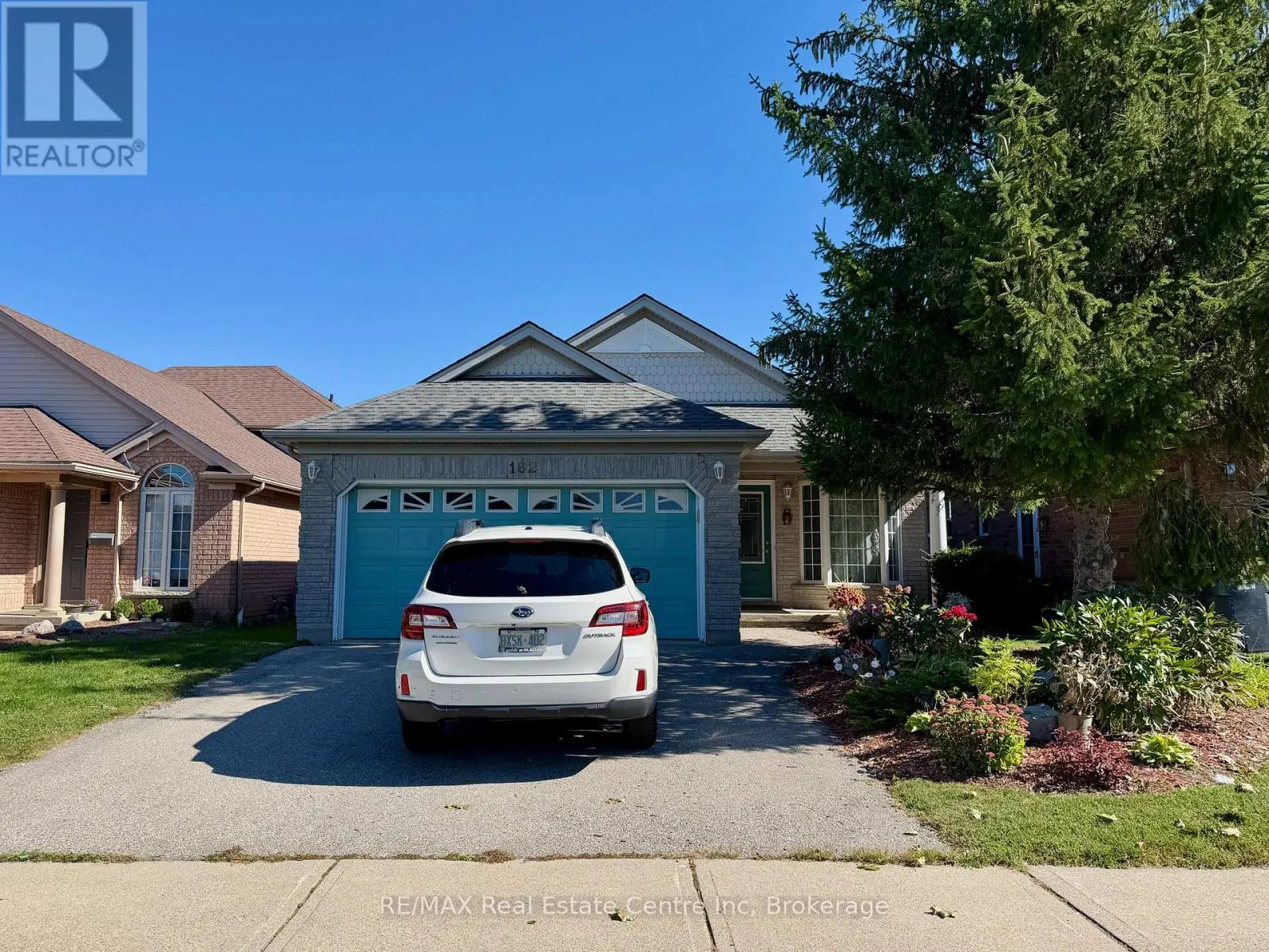 162 CLAIRFIELDS DRIVE W