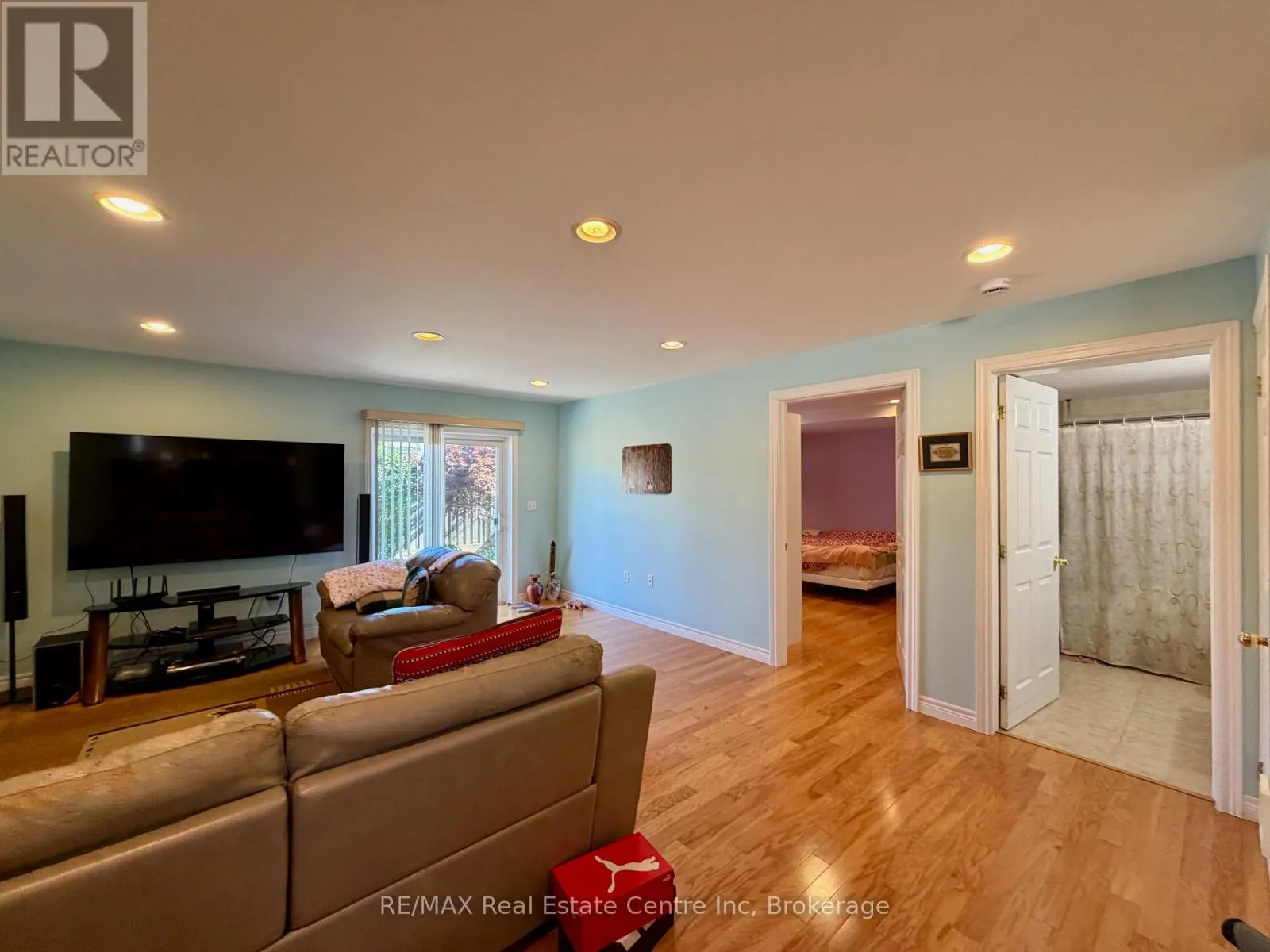 162 CLAIRFIELDS DRIVE W