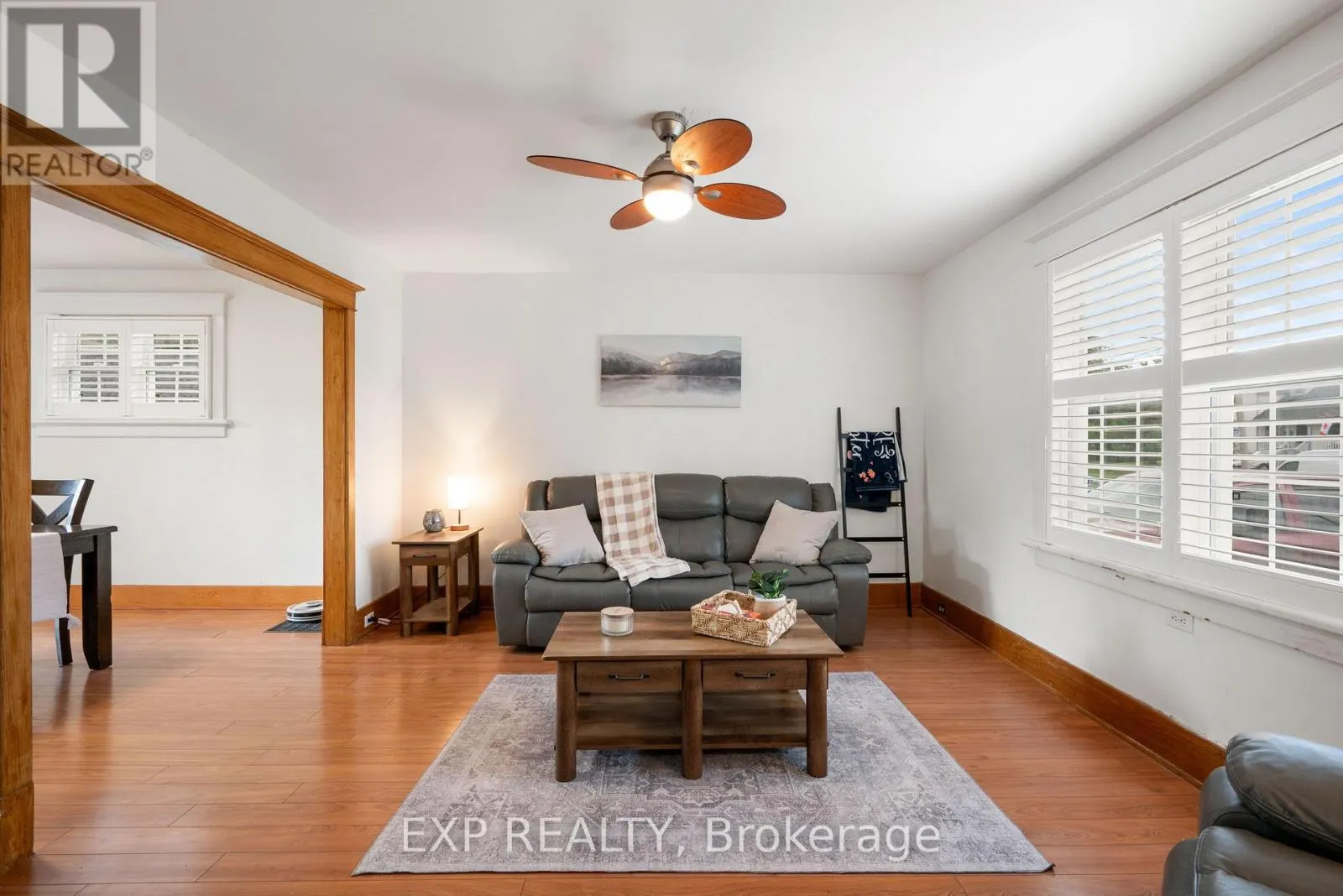 206 FIFTH STREET W
