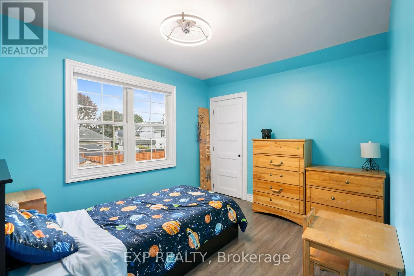 206 FIFTH STREET W