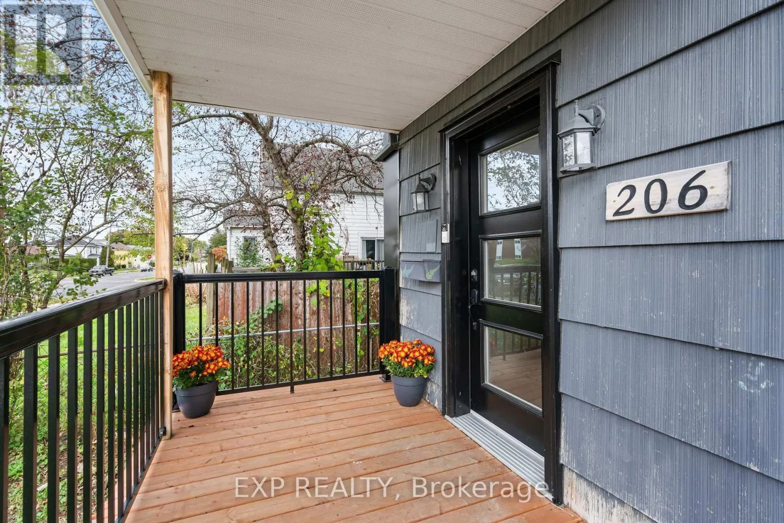 206 FIFTH STREET W