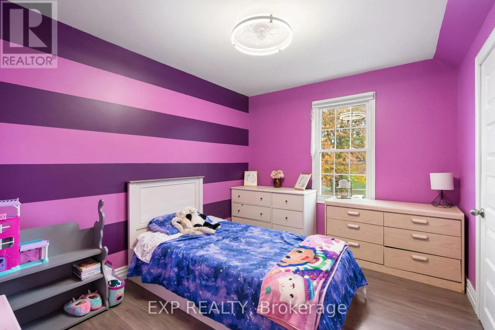 206 FIFTH STREET W