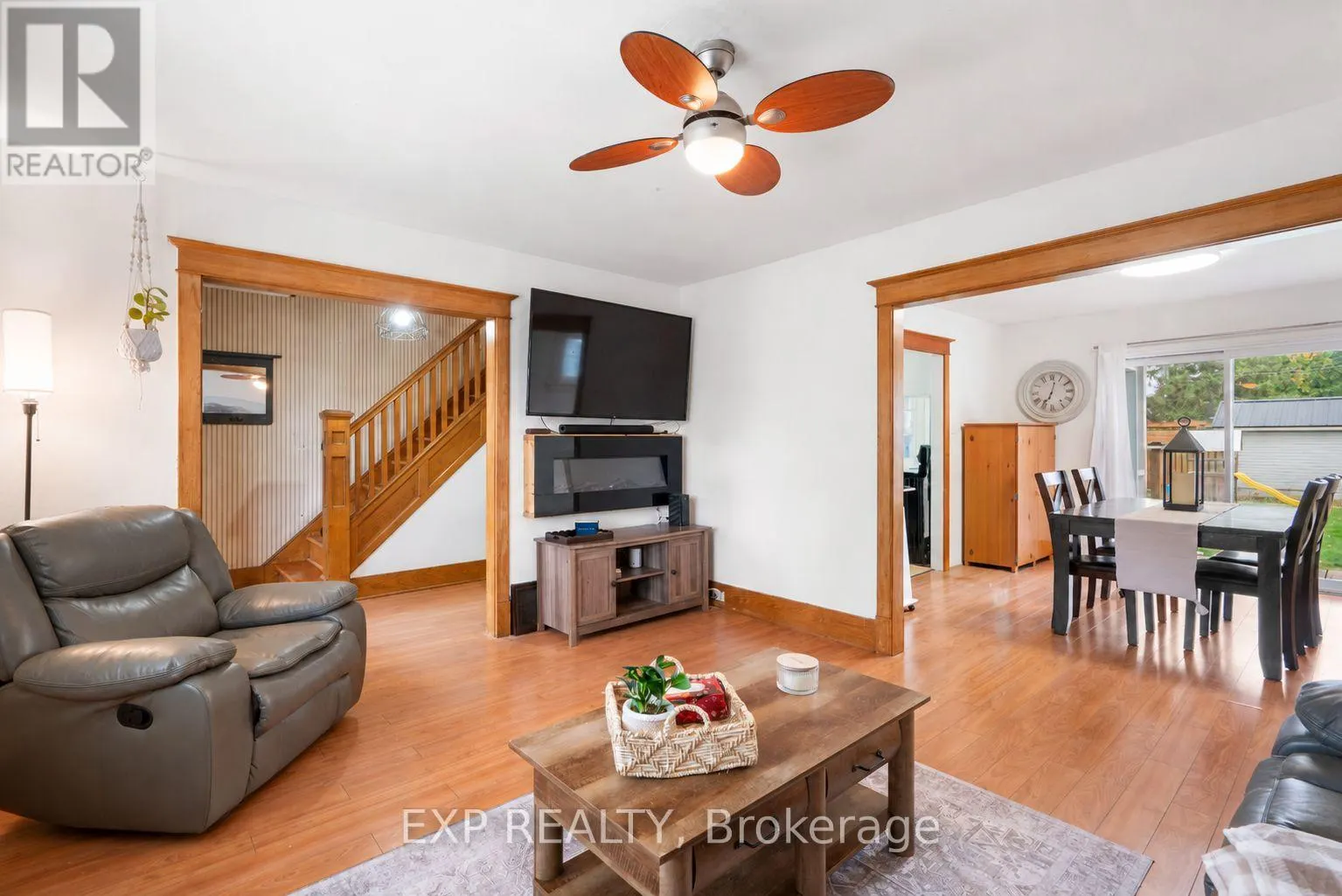 206 FIFTH STREET W
