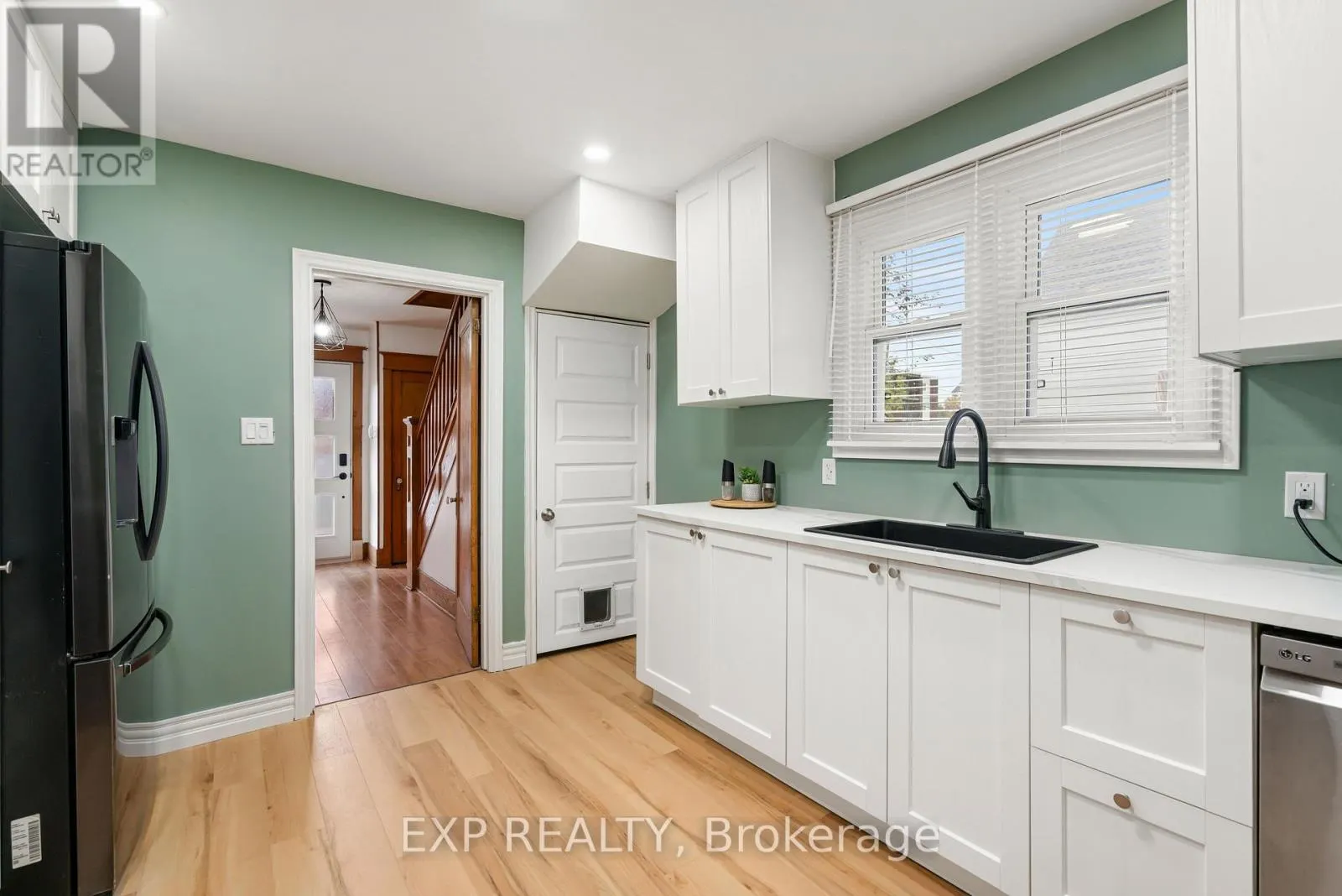 206 FIFTH STREET W