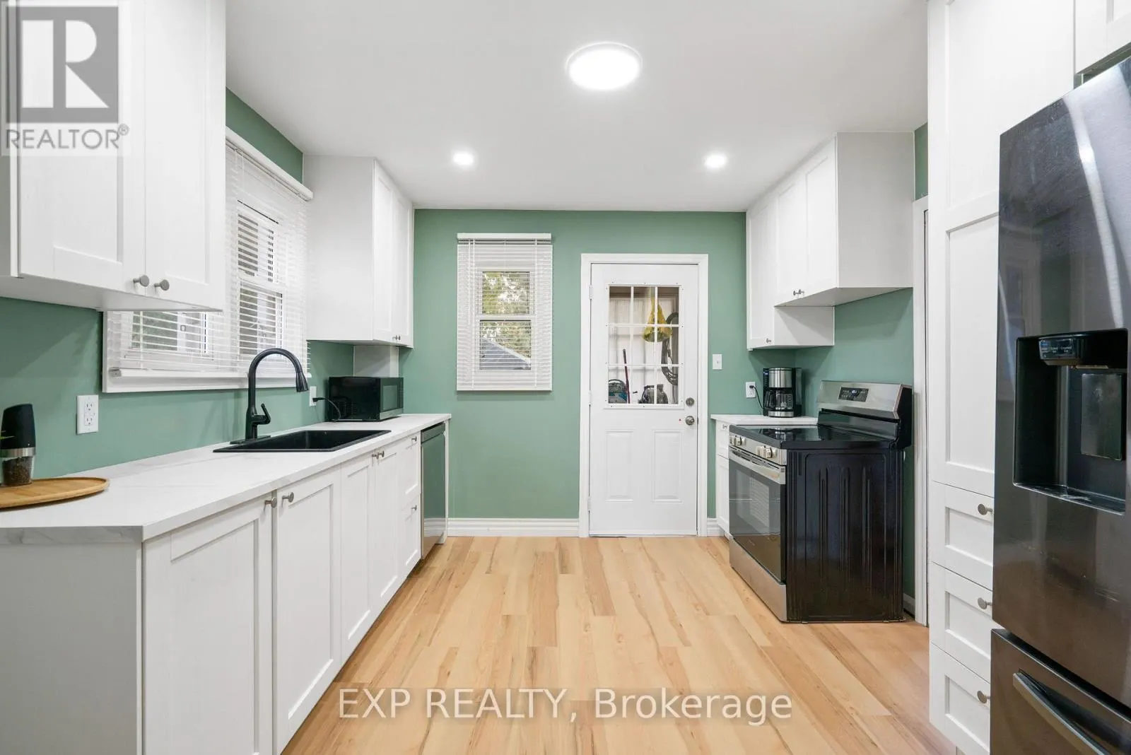 206 FIFTH STREET W