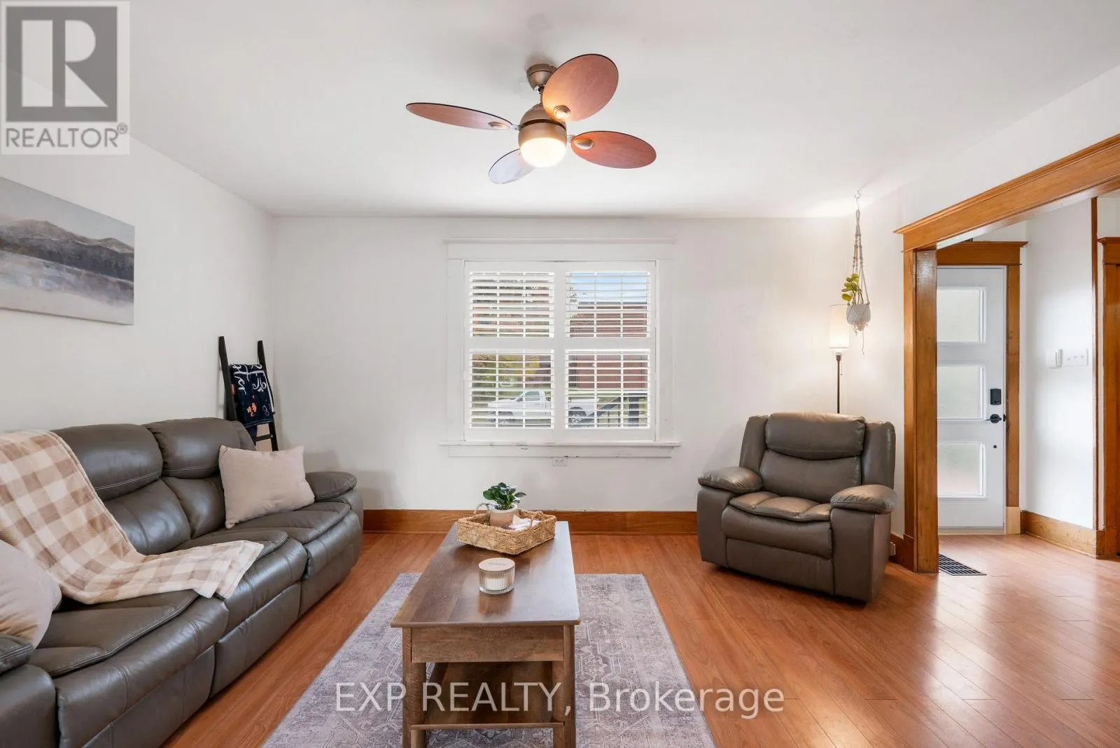 206 FIFTH STREET W
