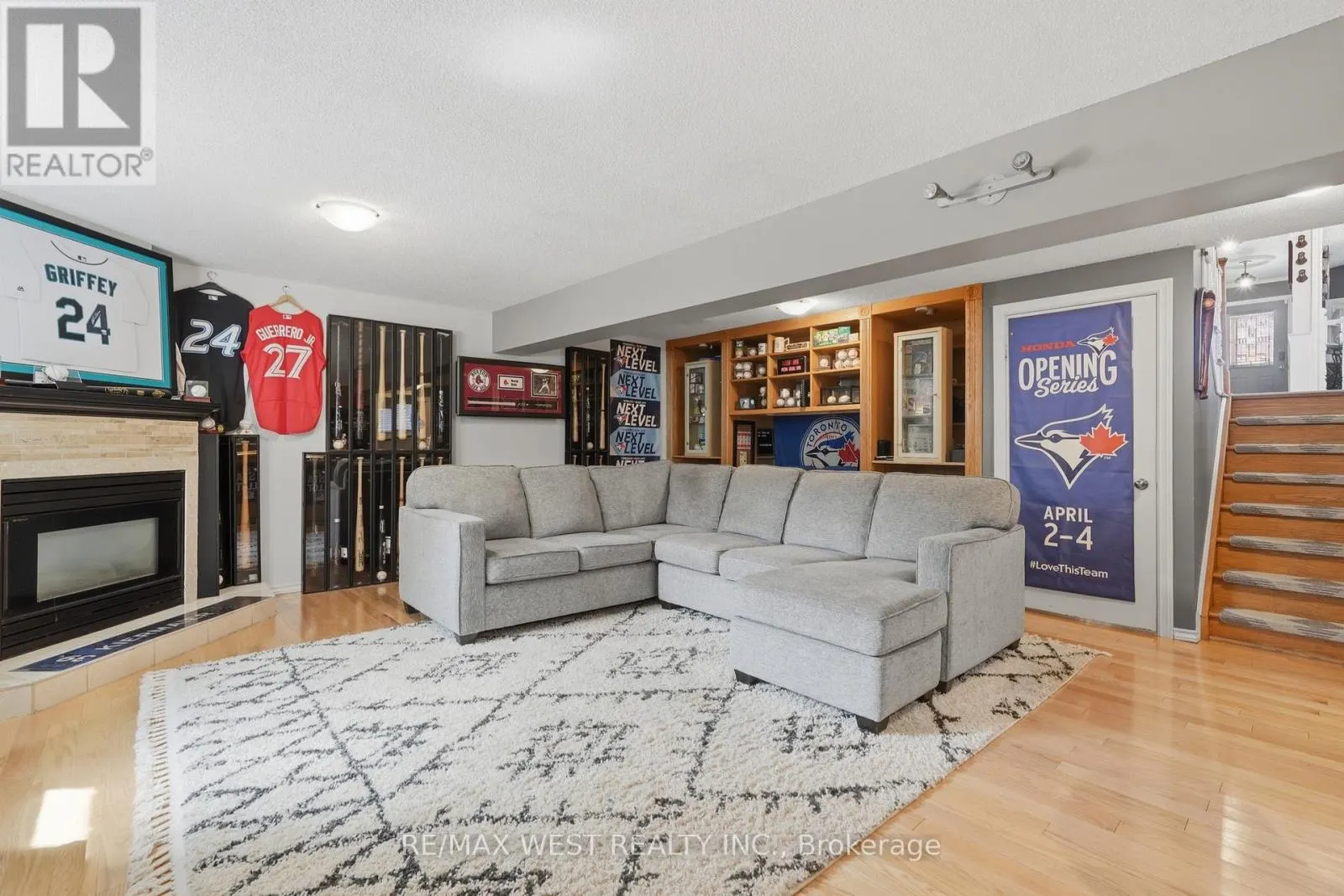 515 BERKINDALE DRIVE
