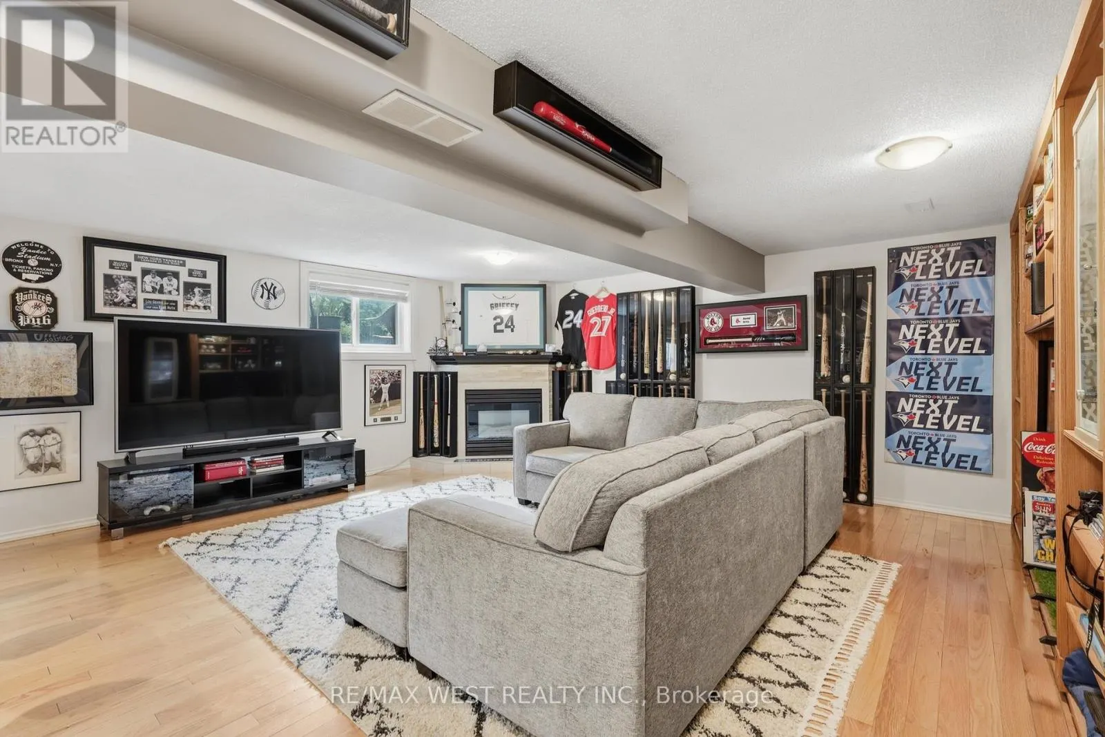 515 BERKINDALE DRIVE