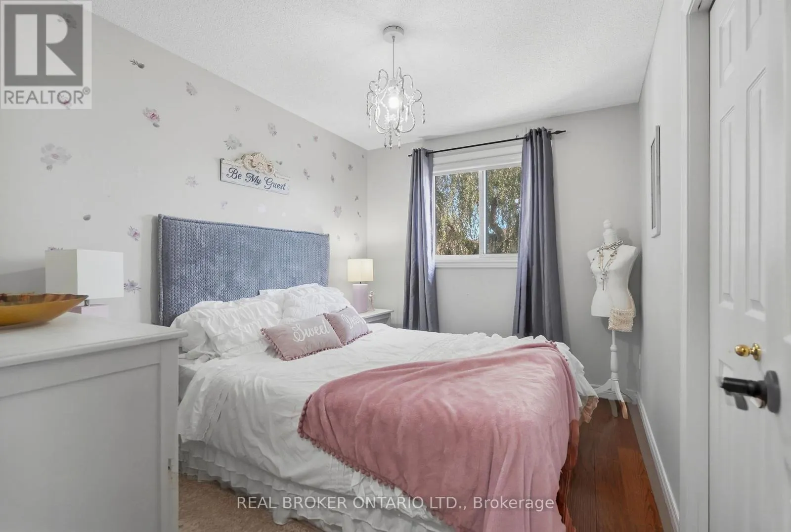 8 MOYLE DRIVE