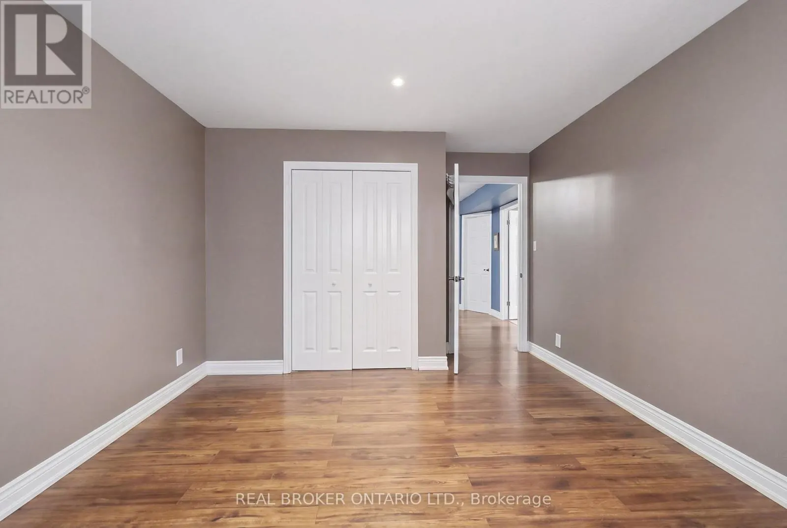 8 MOYLE DRIVE