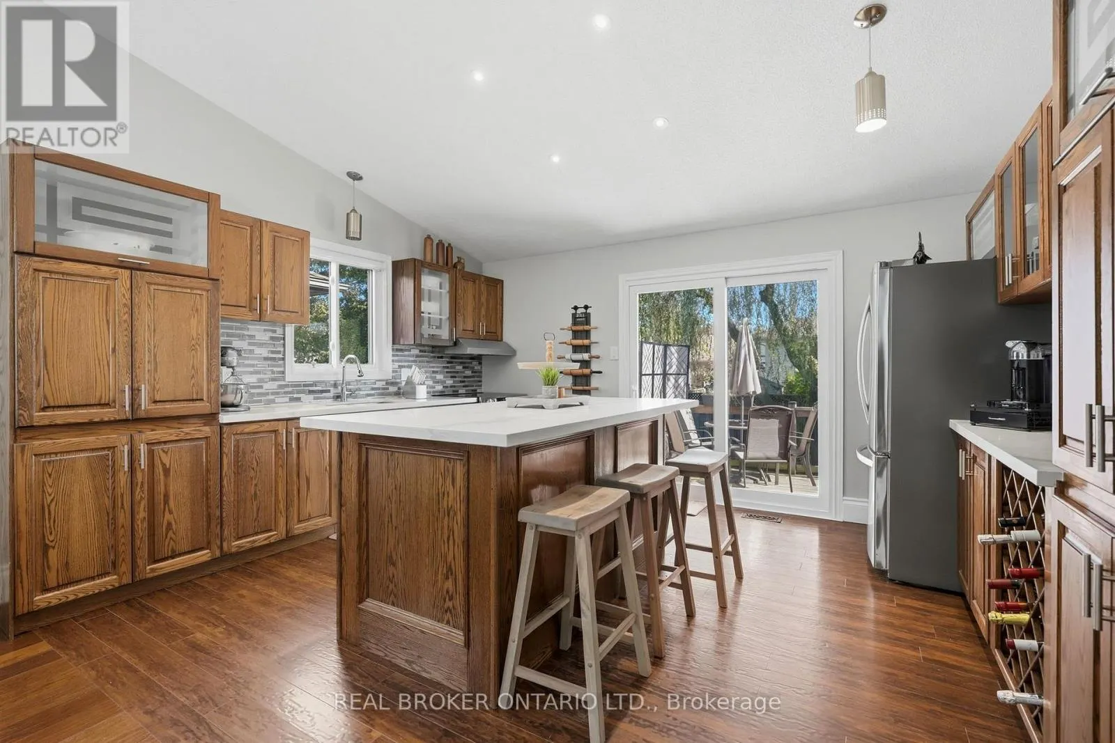 8 MOYLE DRIVE