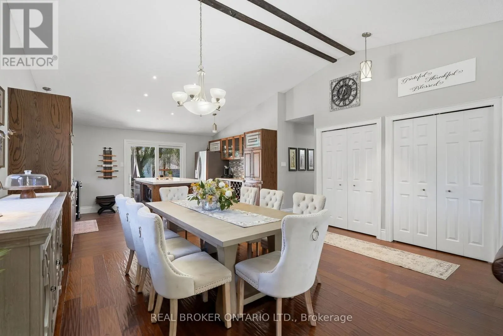 8 MOYLE DRIVE