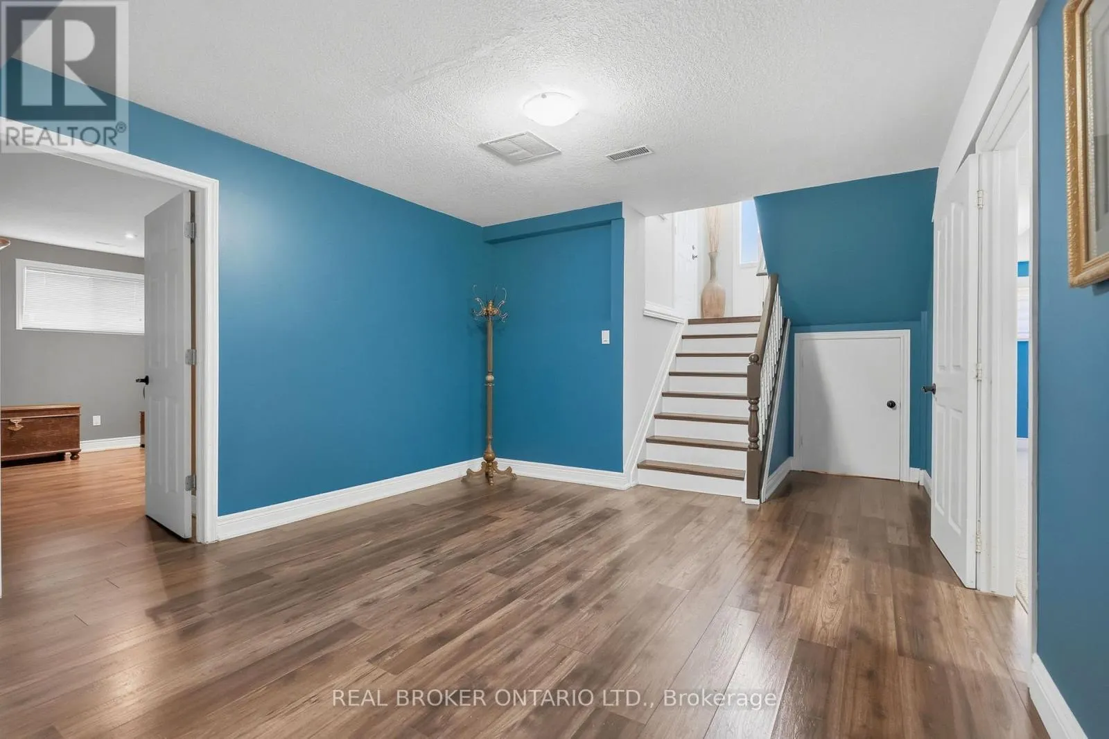 8 MOYLE DRIVE
