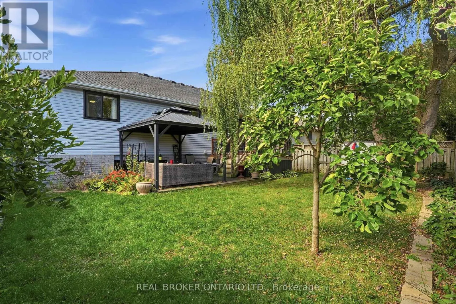 8 MOYLE DRIVE