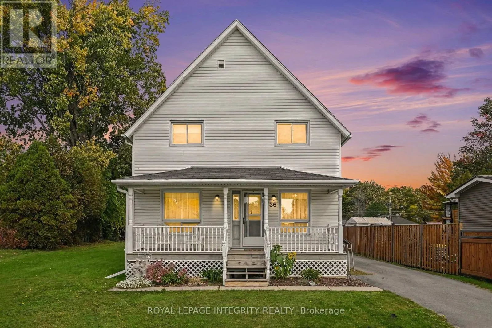 36 KENT CRESCENT