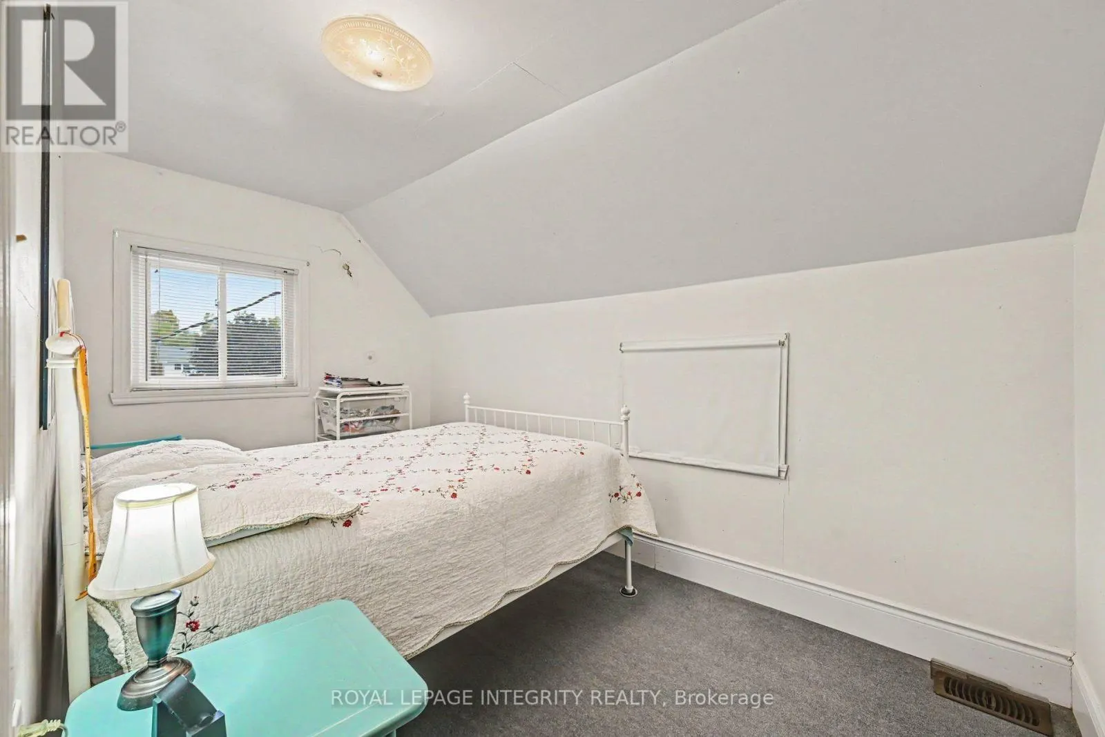 36 KENT CRESCENT