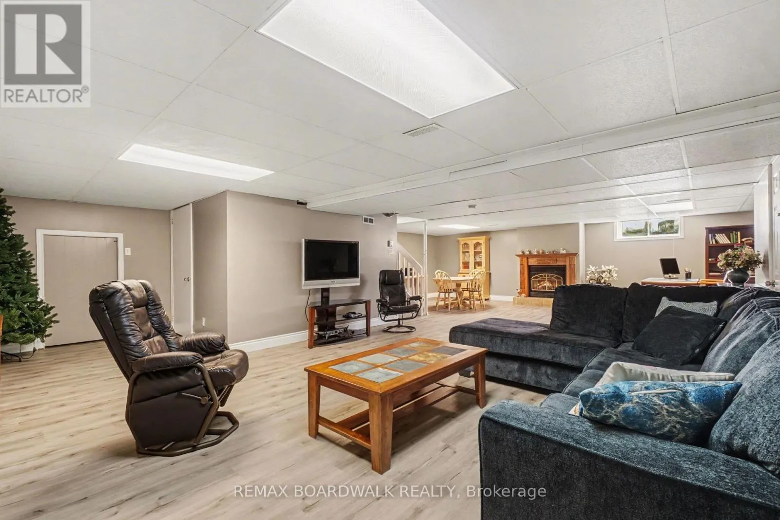 32 FAUCHER BOULEVARD