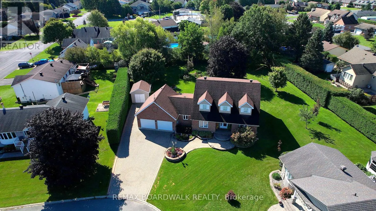 32 FAUCHER BOULEVARD