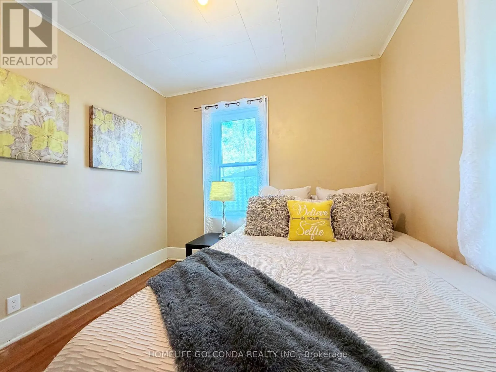 3203 LINWOOD PLACE