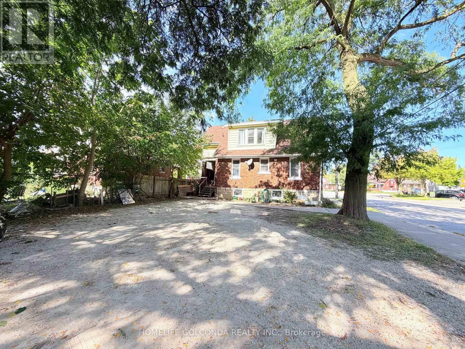3203 LINWOOD PLACE