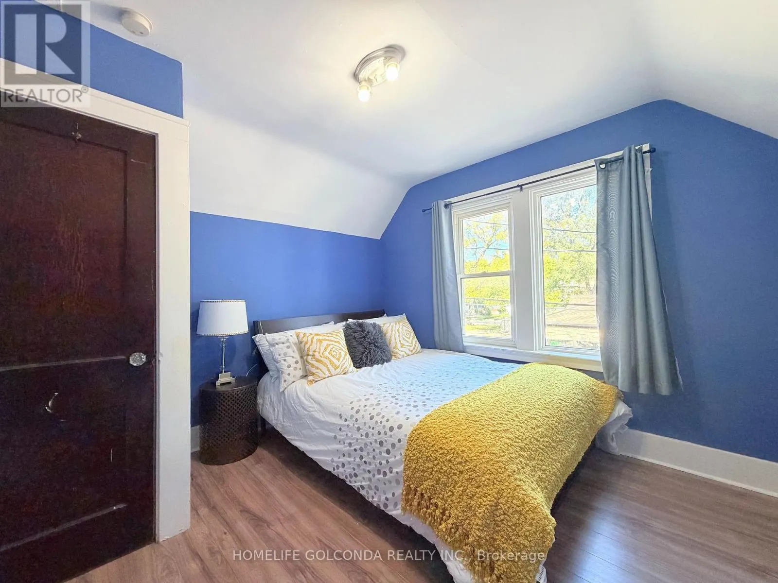 3203 LINWOOD PLACE