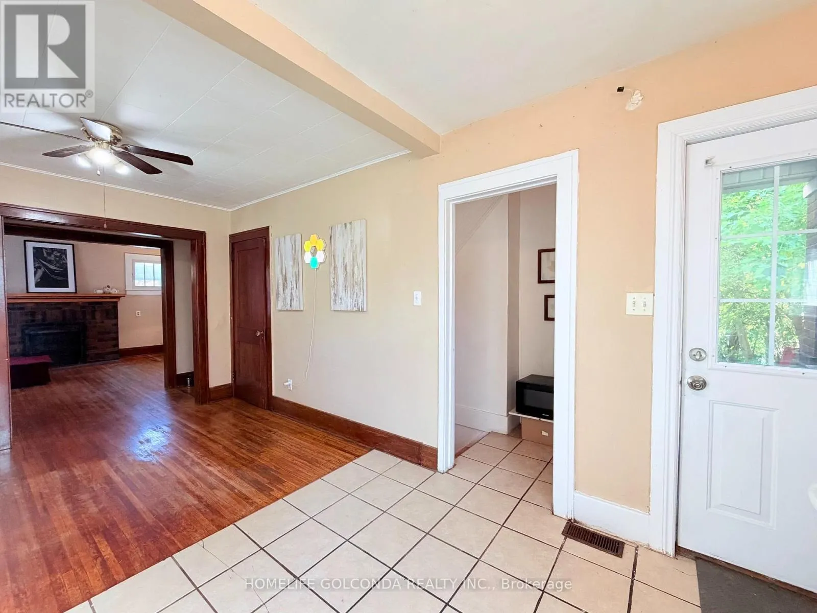 3203 LINWOOD PLACE