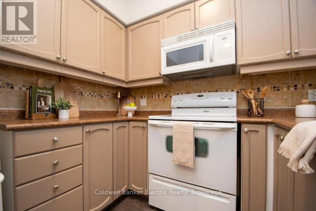 212 - 869 CLONSILLA AVENUE #212