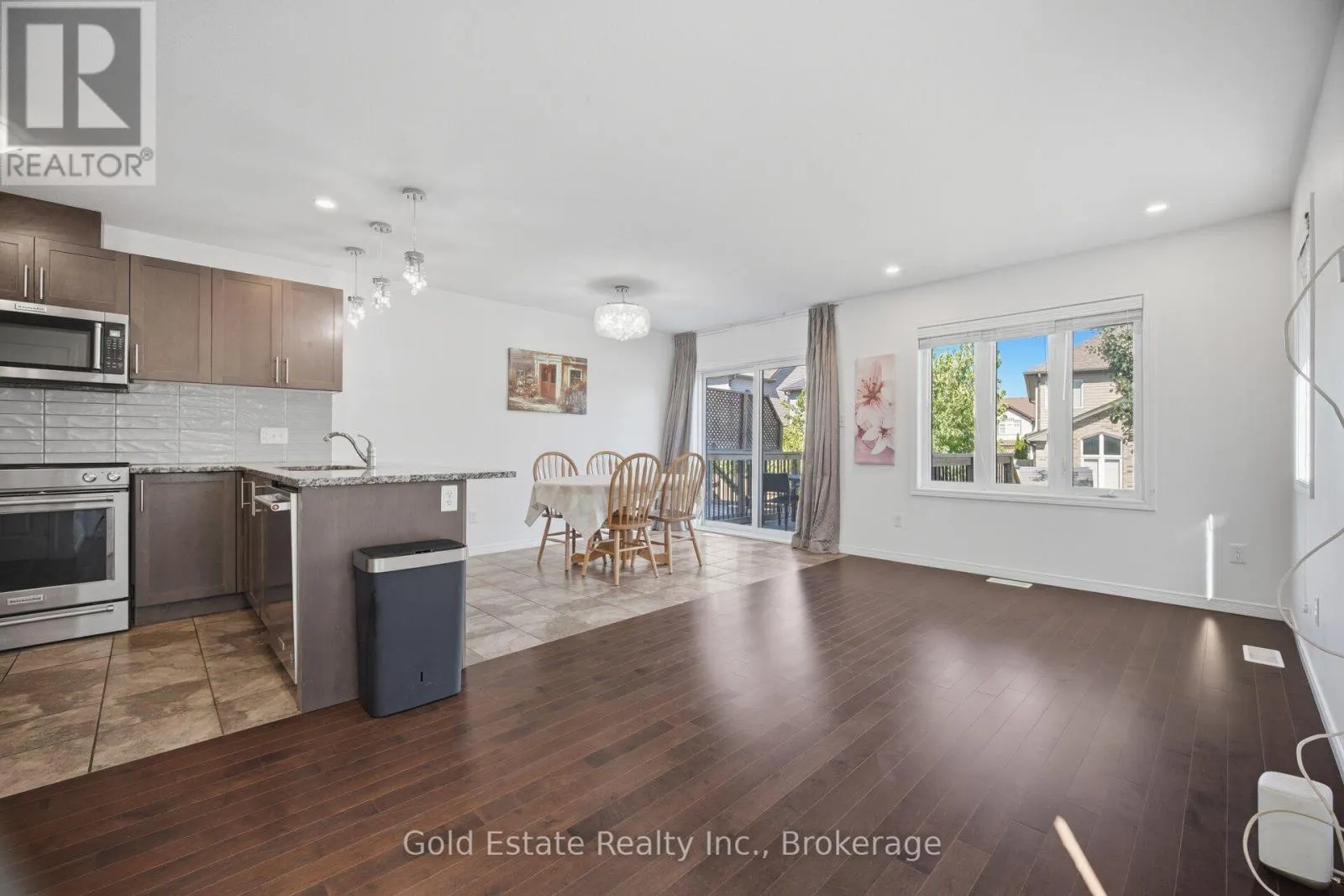85 - 135 HARDCASTLE DRIVE
