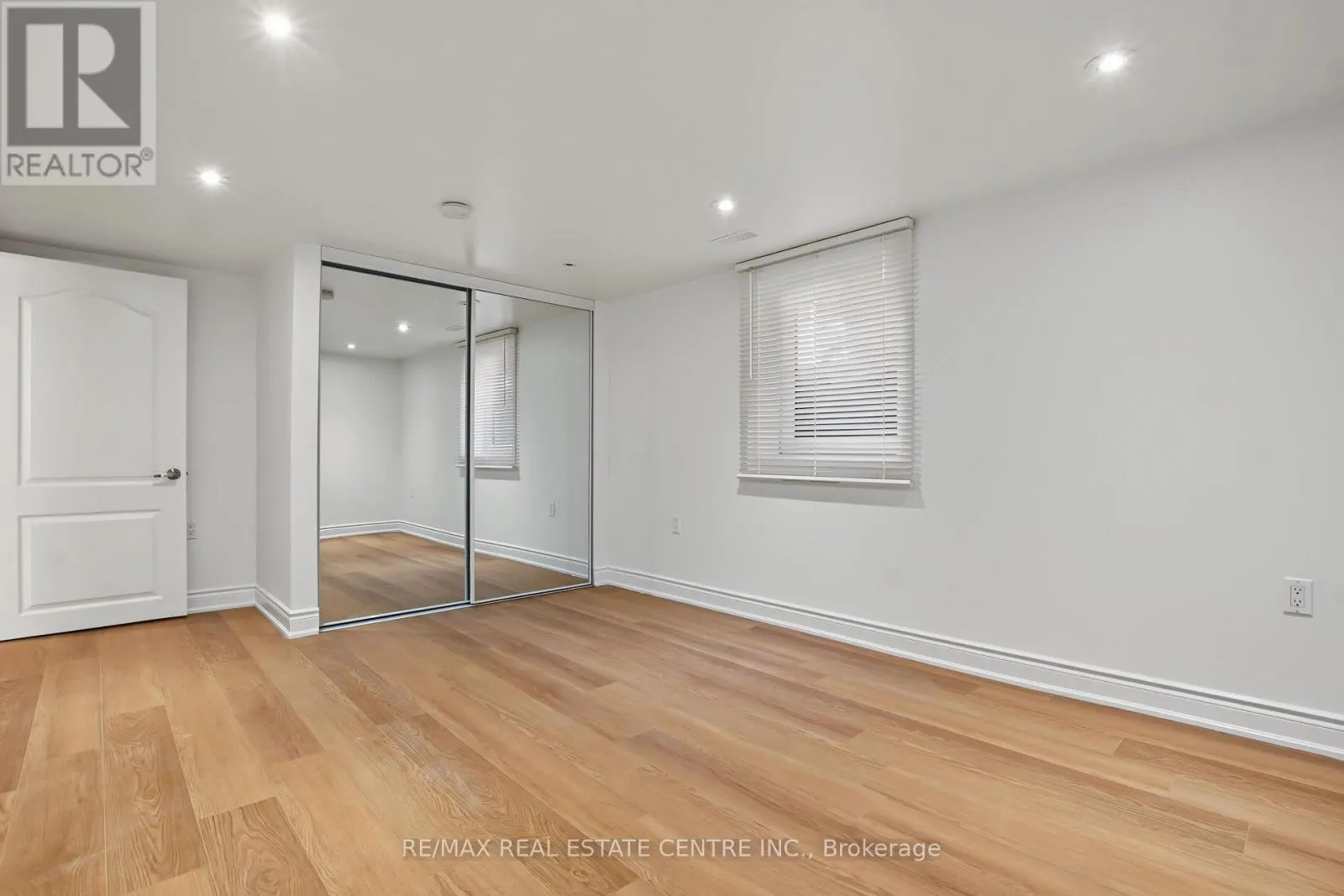 143 ELGIN CRESCENT