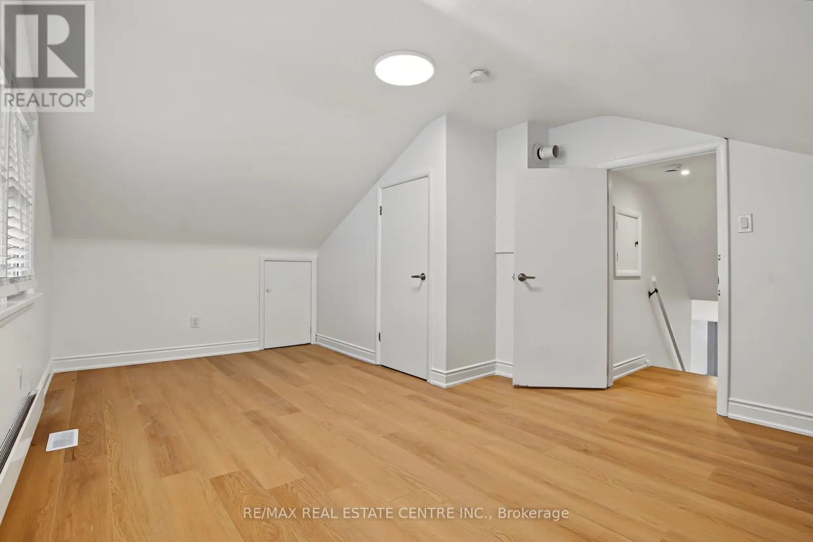 143 ELGIN CRESCENT
