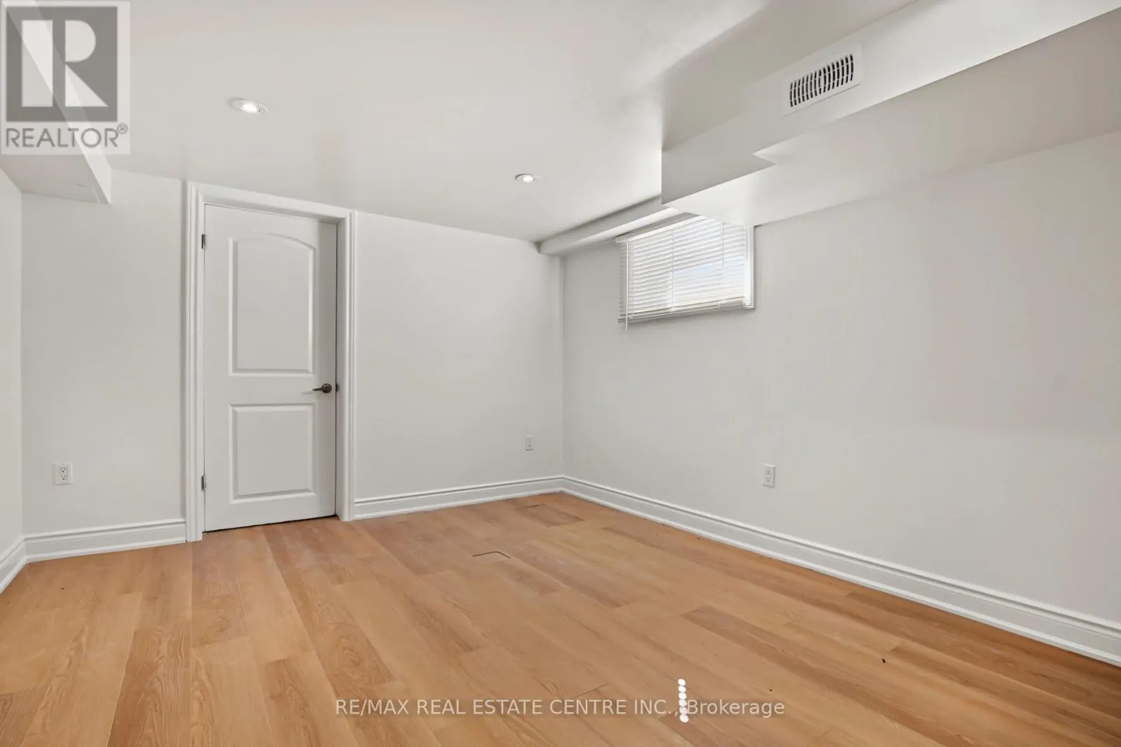 143 ELGIN CRESCENT