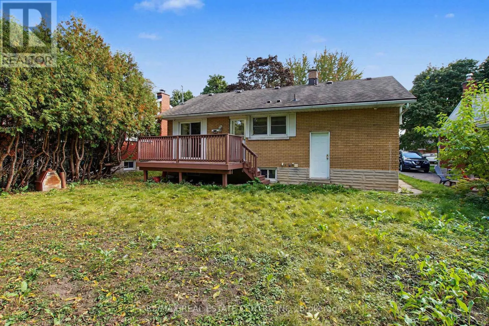 143 ELGIN CRESCENT