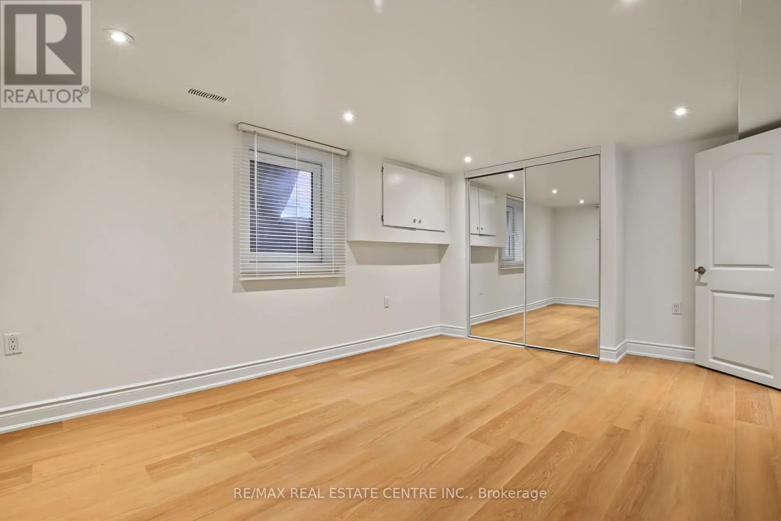 143 ELGIN CRESCENT