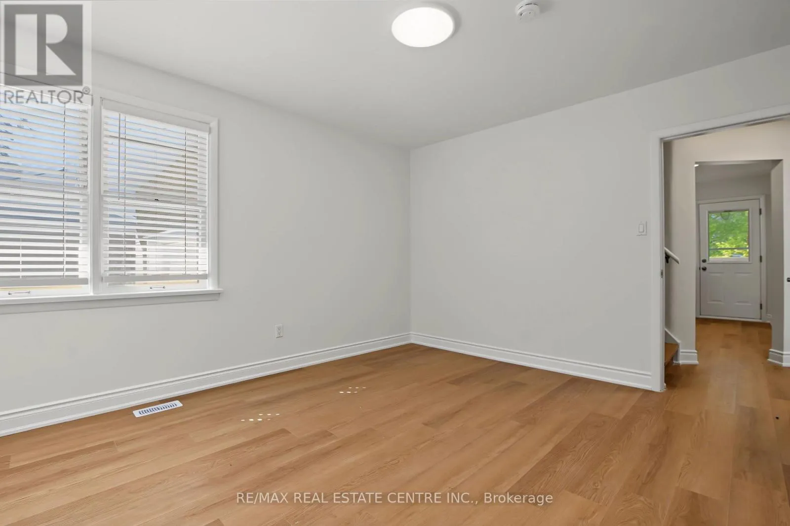 143 ELGIN CRESCENT