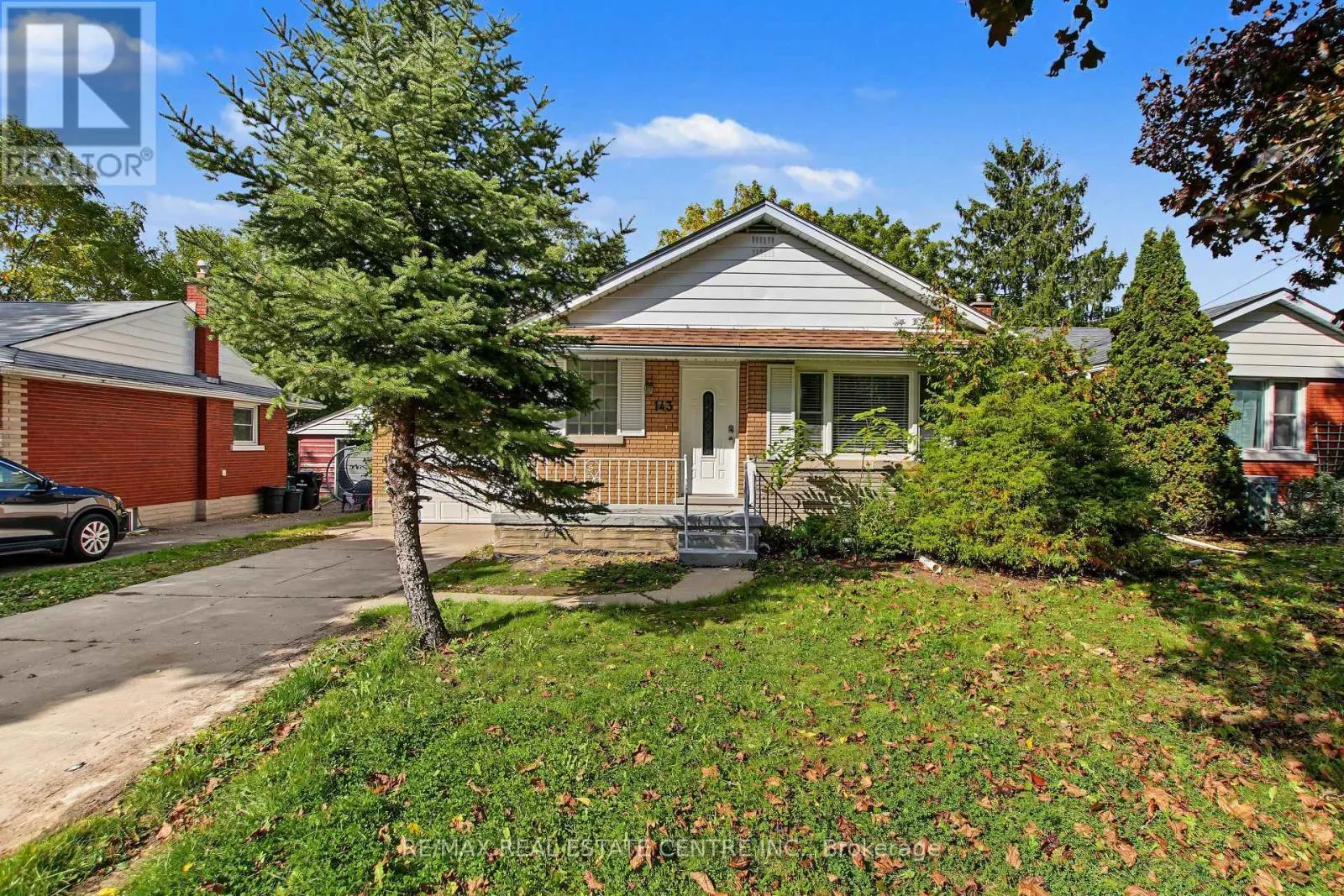 143 ELGIN CRESCENT