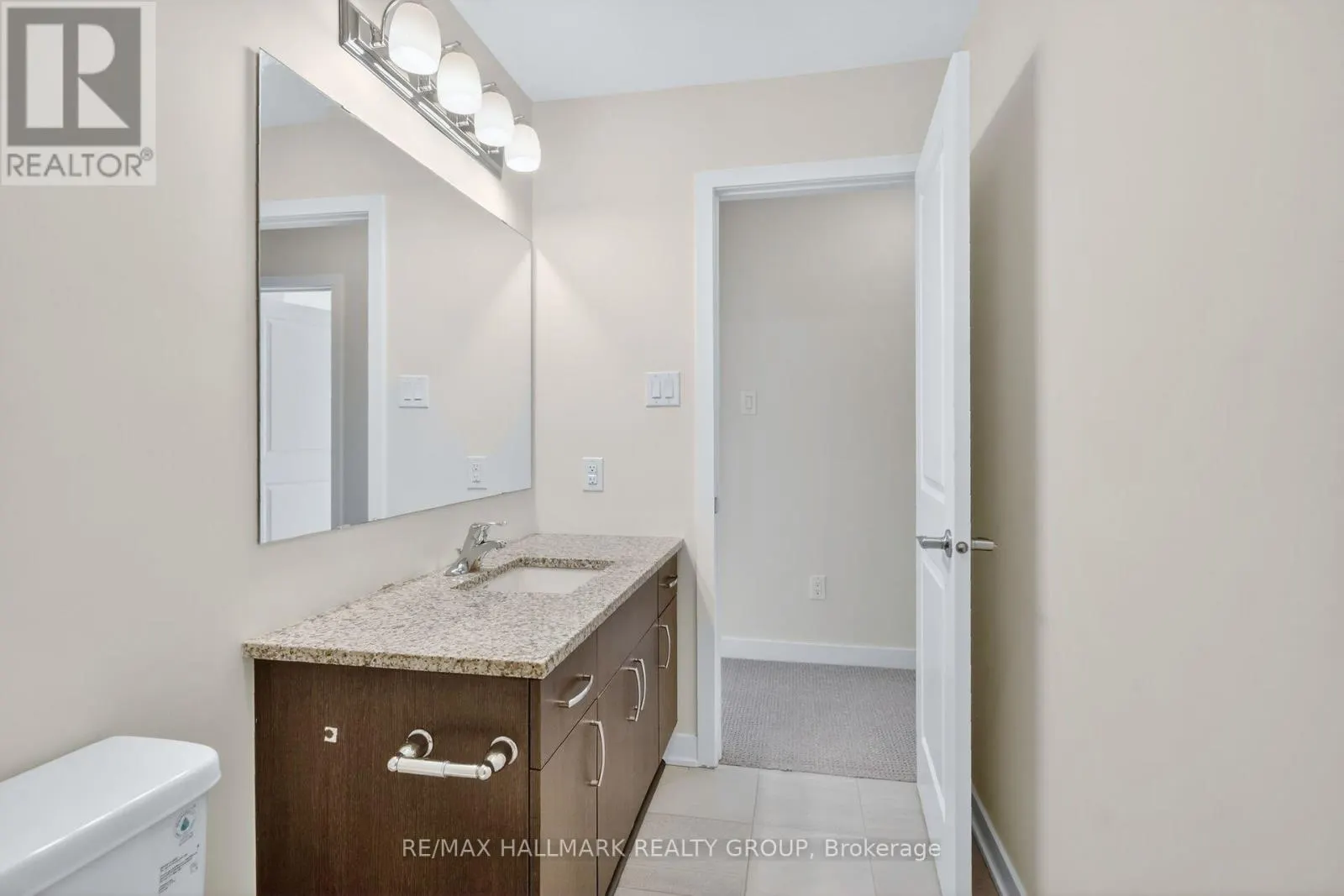 402 JEWELWING PRIVATE