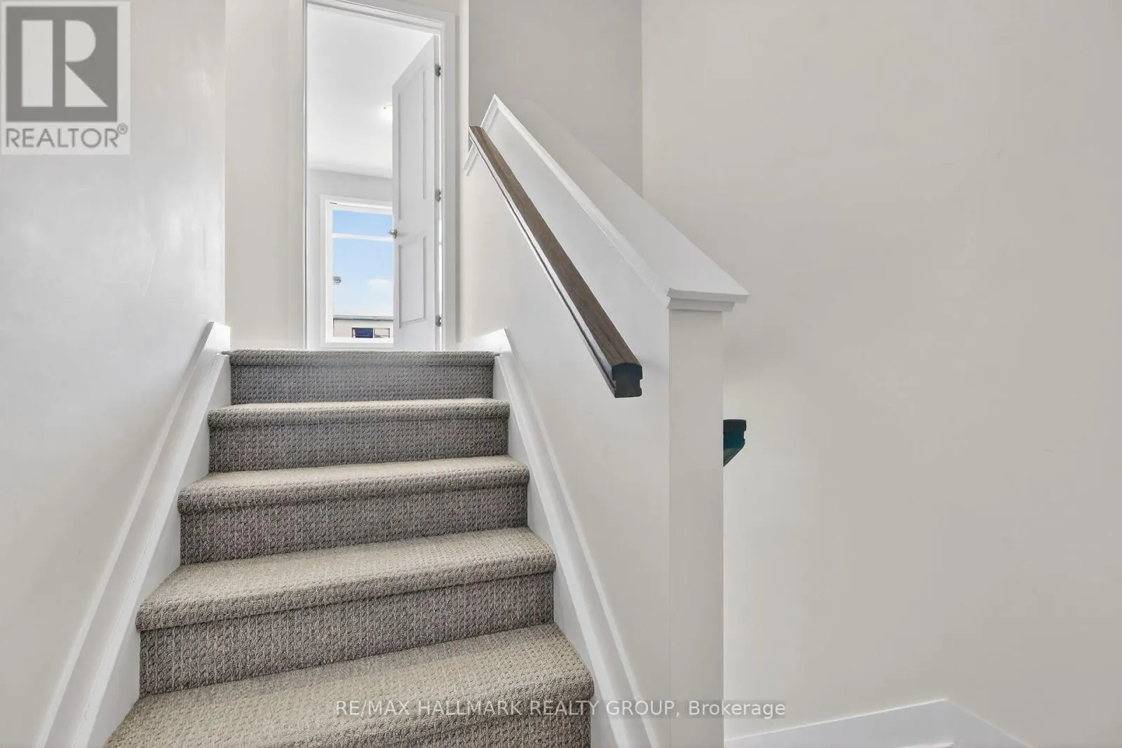 402 JEWELWING PRIVATE