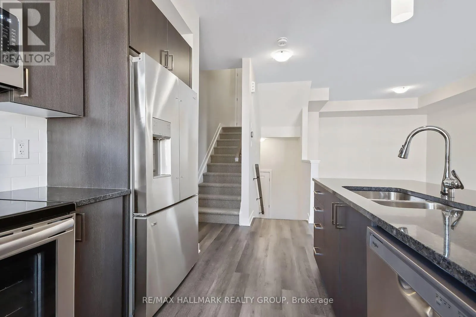 402 JEWELWING PRIVATE