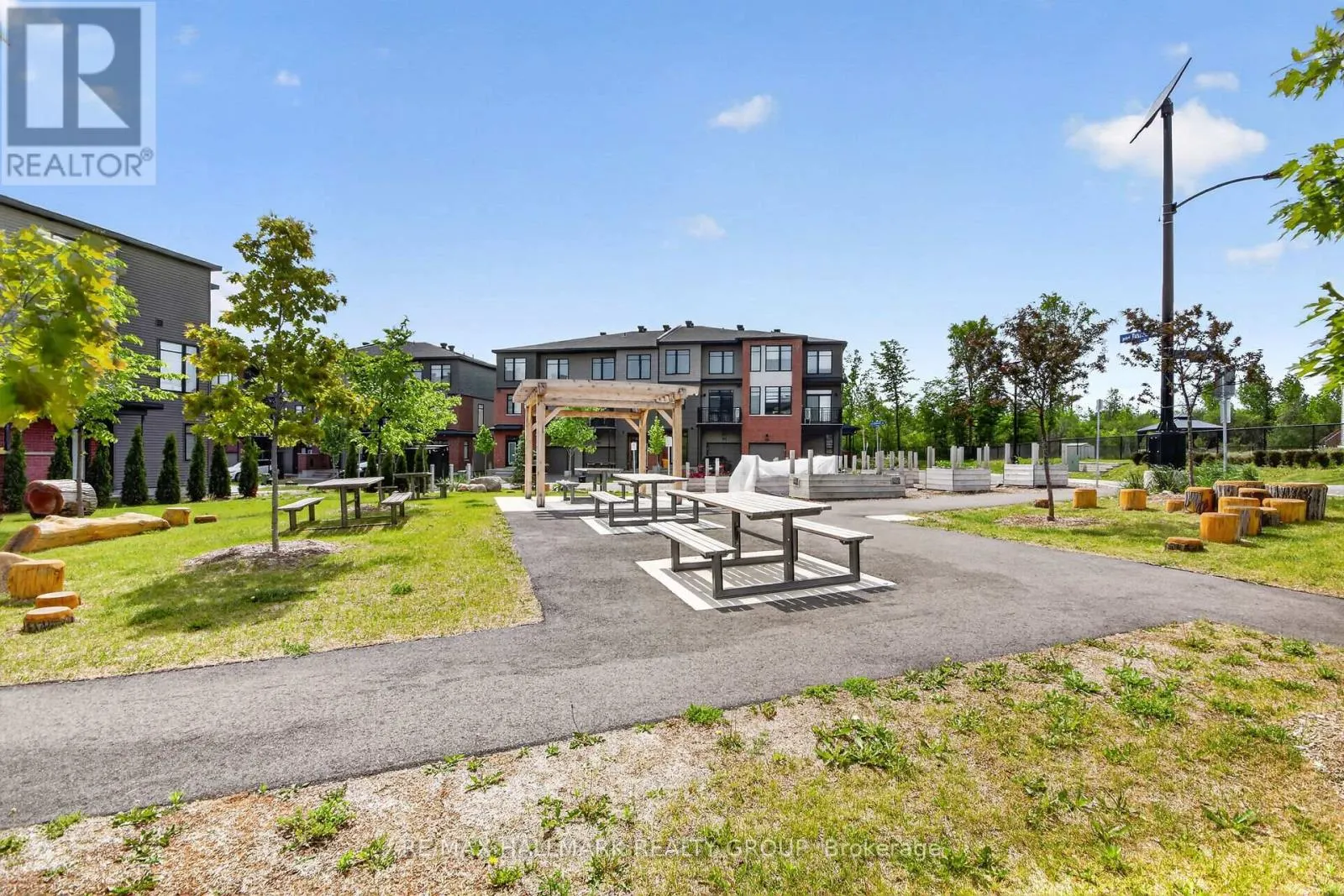 402 JEWELWING PRIVATE