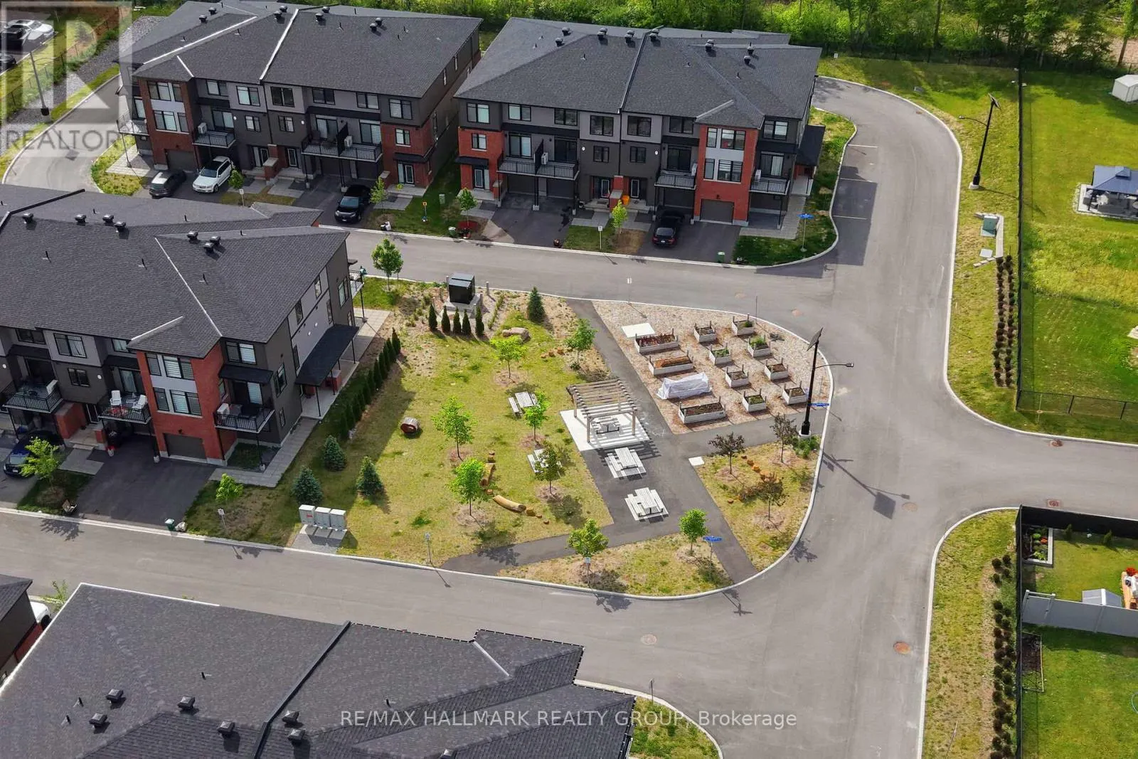 402 JEWELWING PRIVATE