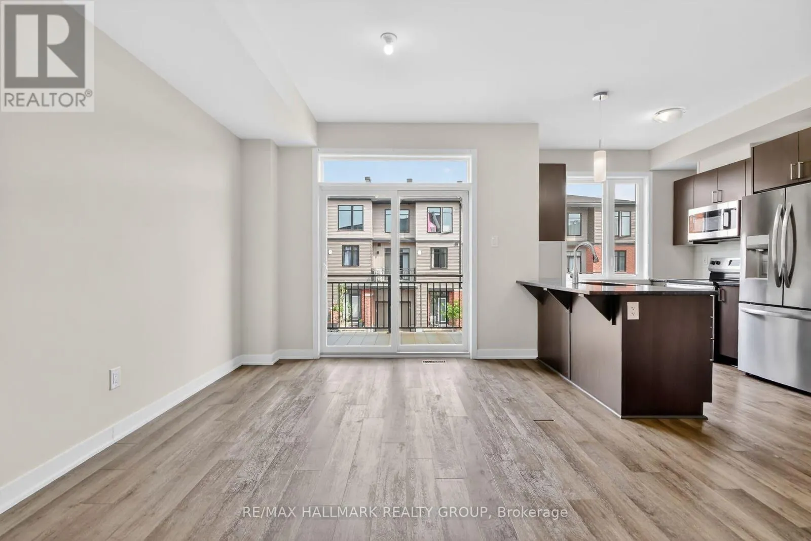 402 JEWELWING PRIVATE