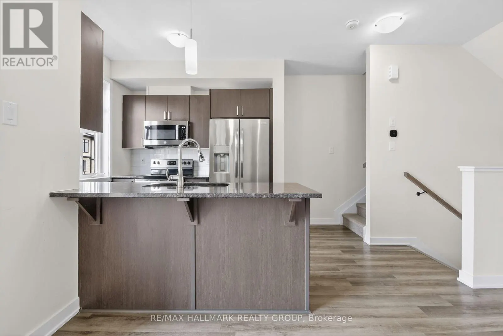 402 JEWELWING PRIVATE