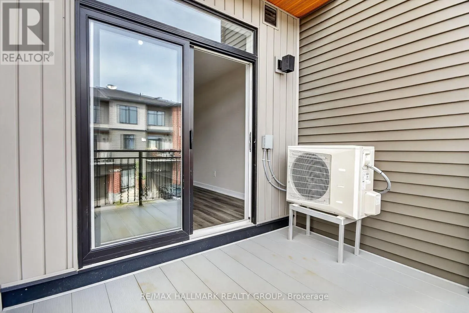 402 JEWELWING PRIVATE