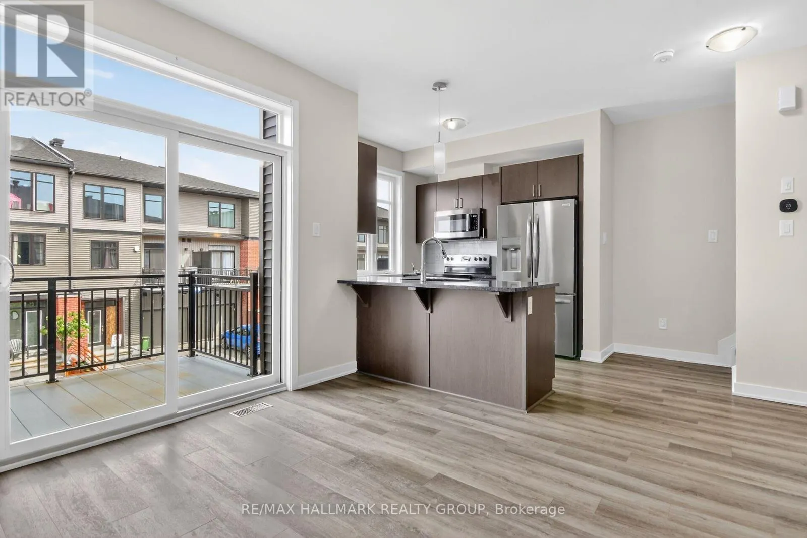 402 JEWELWING PRIVATE