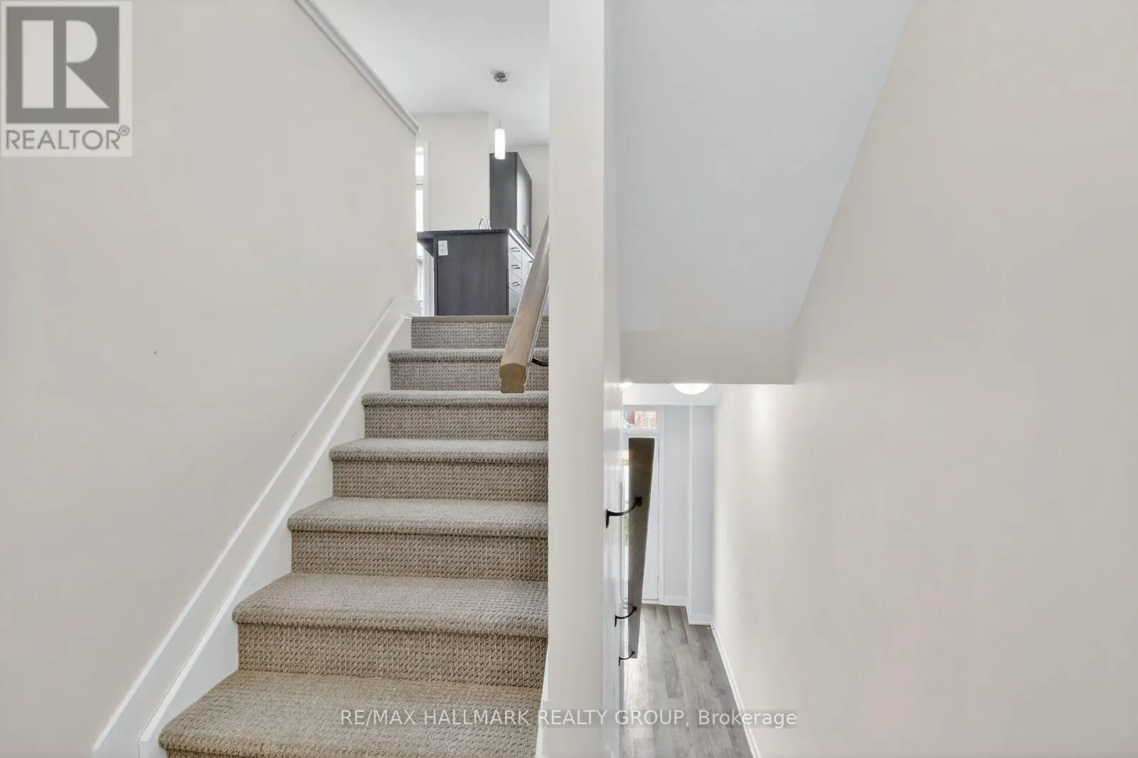 402 JEWELWING PRIVATE