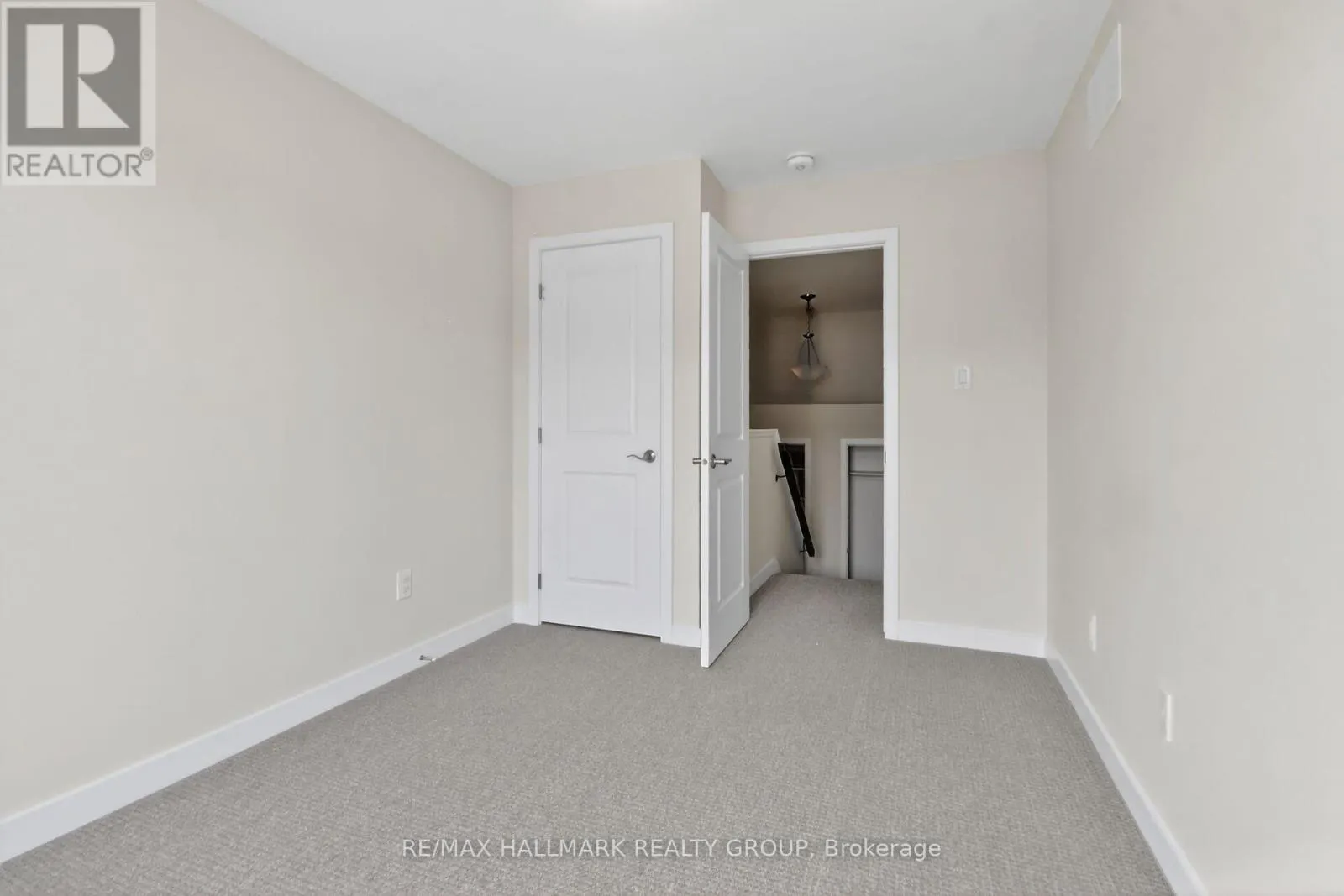 402 JEWELWING PRIVATE