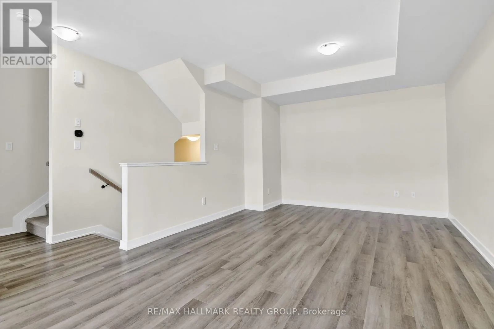 402 JEWELWING PRIVATE