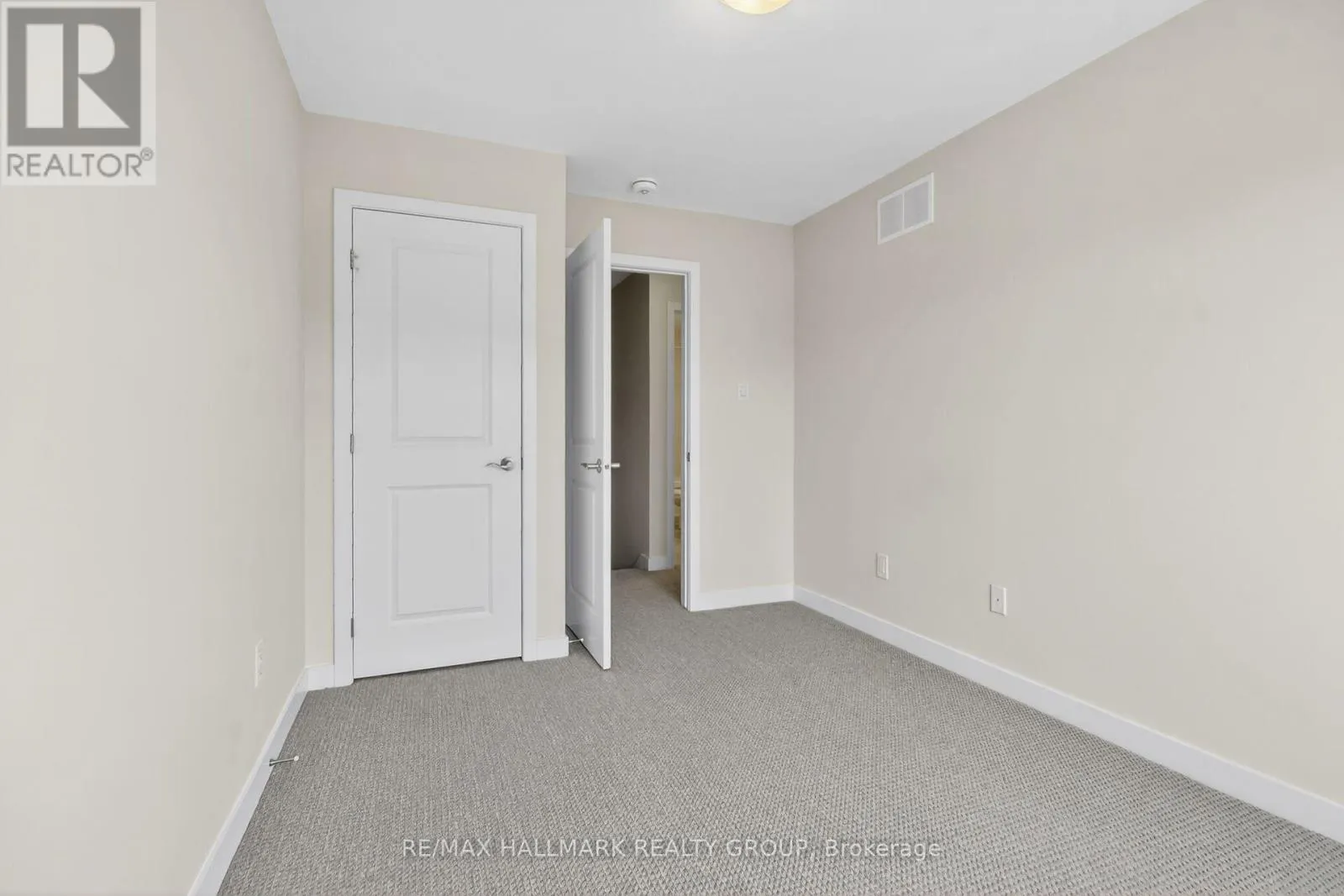 402 JEWELWING PRIVATE