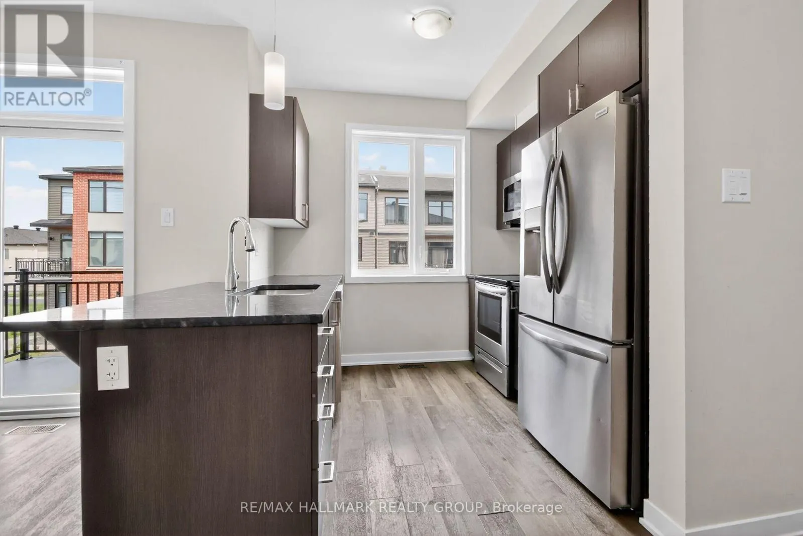 402 JEWELWING PRIVATE