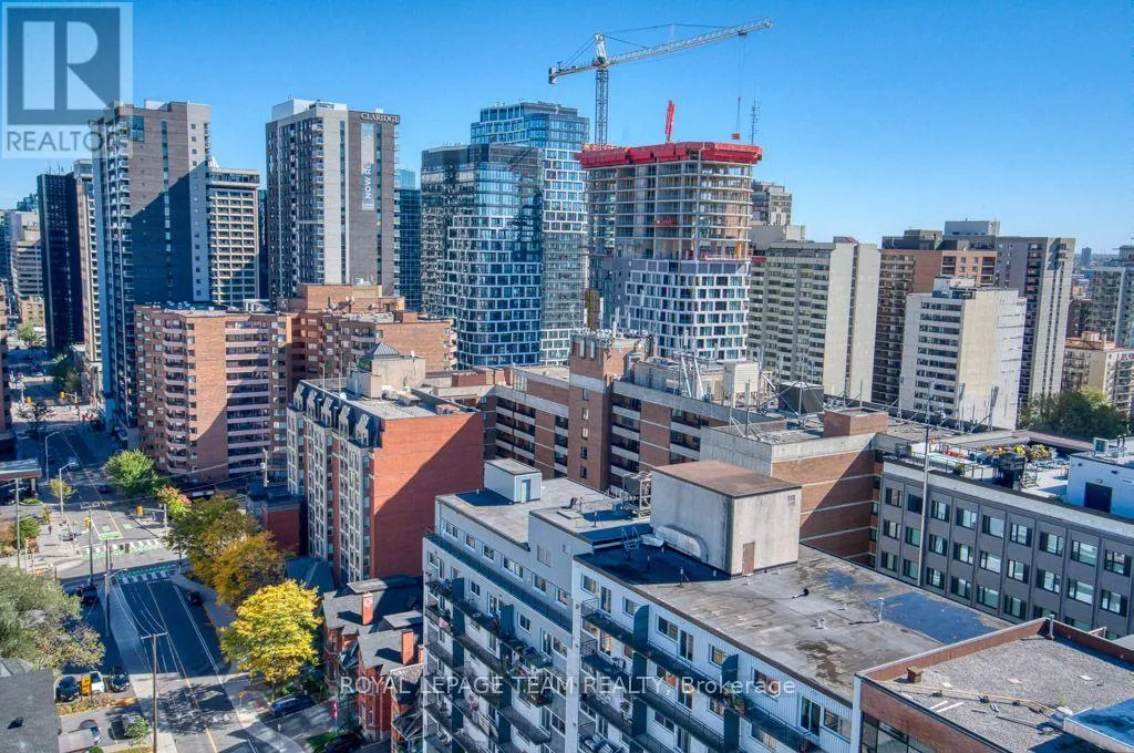 1902 - 428 SPARKS STREET